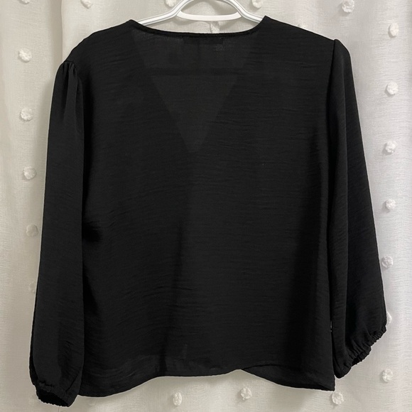 Lightweight Suzy Sheer Blouse - Picture 6 of 6